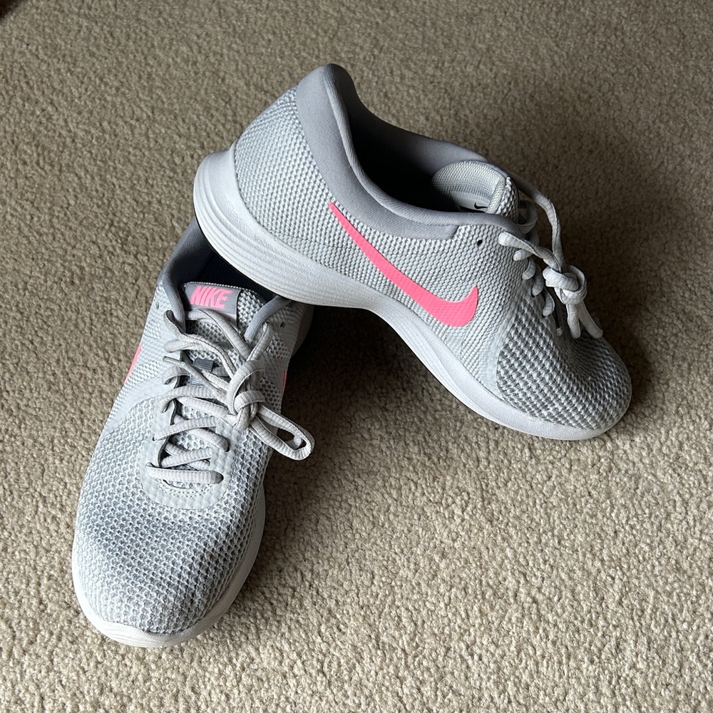 Nike Women's Light Gray and Pink Swoosh Sneakers Sz 9